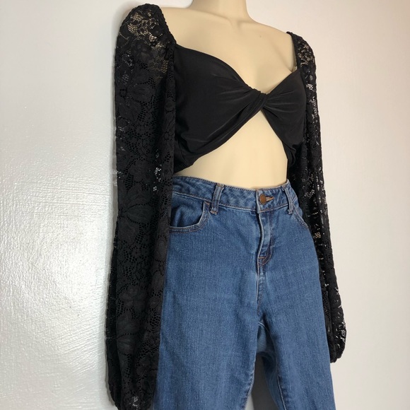 ⭐️ 4/$25 Boohoo twisted front lace crop top 6 M - Picture 4 of 8